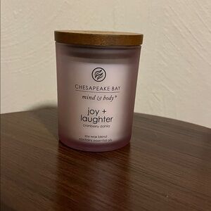 Chesapeake Bay Cranberry Dahlia Candle with Wooden Lid